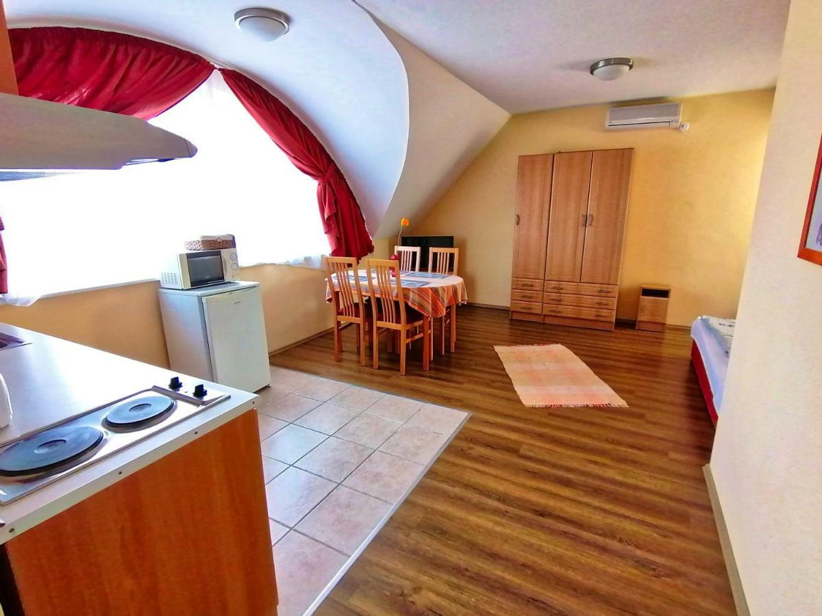 Villa Aida Apartman Hajduszoboszlo Exterior photo