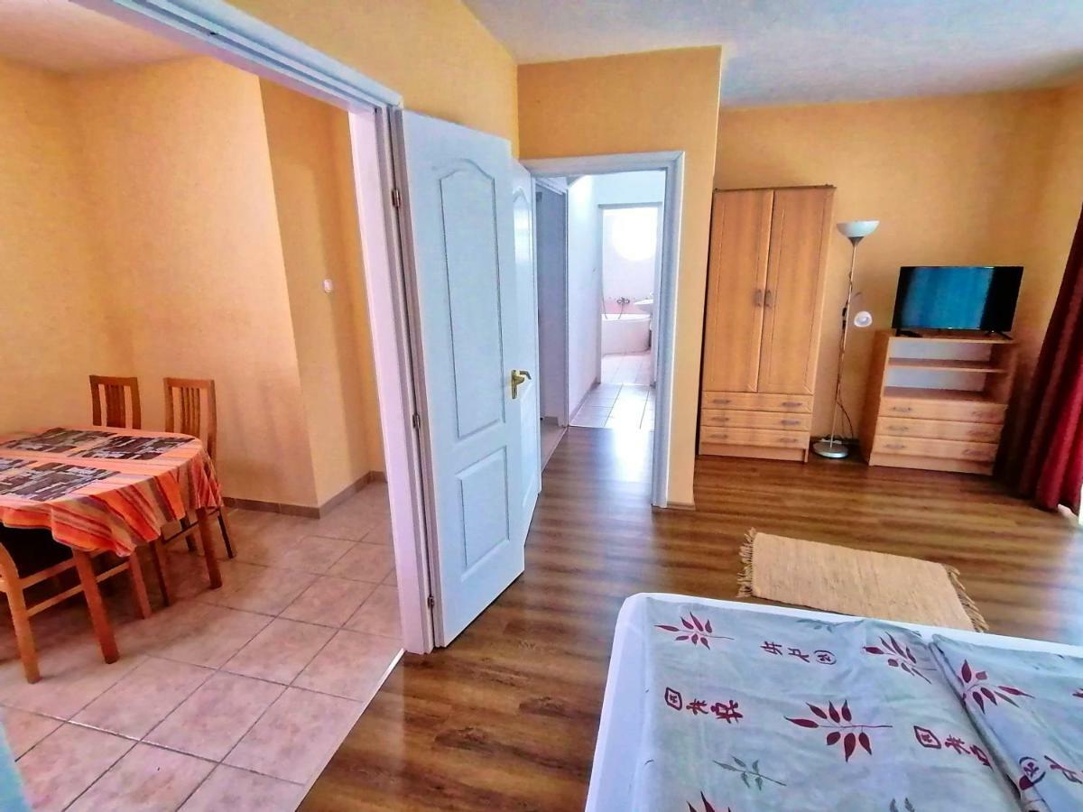 Villa Aida Apartman Hajduszoboszlo Exterior photo