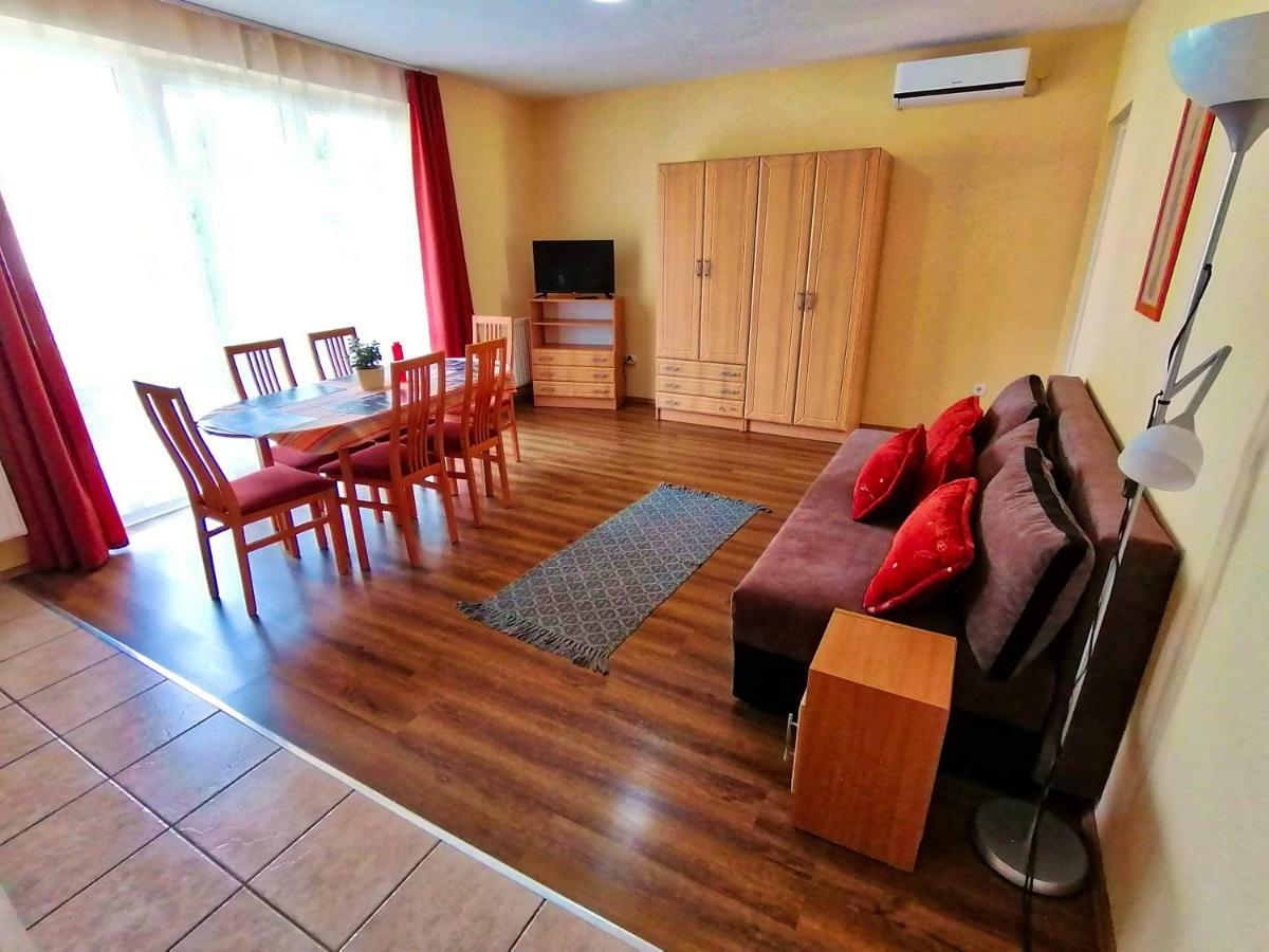 Villa Aida Apartman Hajduszoboszlo Exterior photo