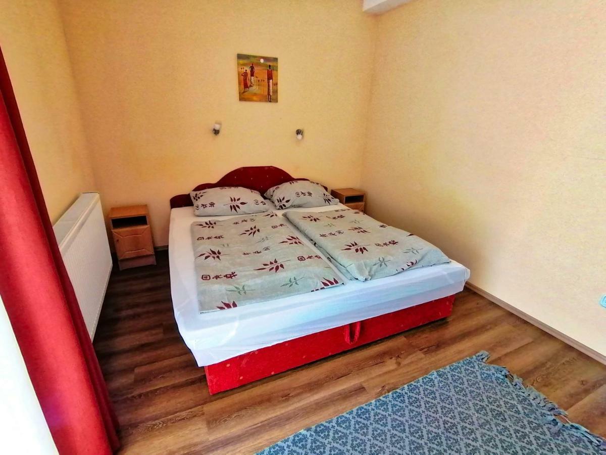 Villa Aida Apartman Hajduszoboszlo Exterior photo